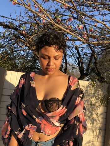 Full leaked Lola private onlyfans photo