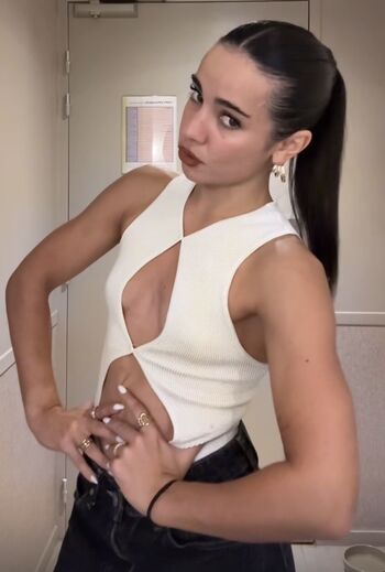 Lola Dumenil