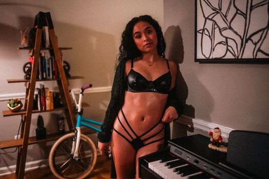 Full leaked Lolabaeby private onlyfans photo