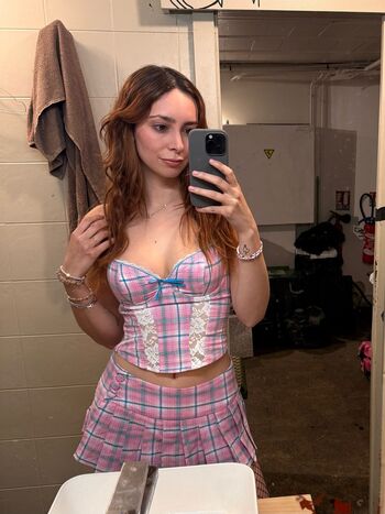 Full leaked Amyyreeis/ private onlyfans photo