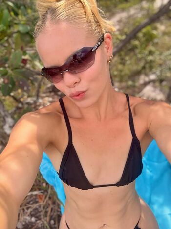 Full leaked Loorajj private onlyfans photo