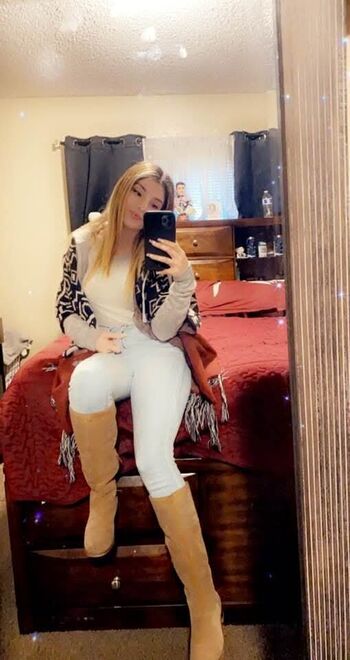 Full leaked Loovee seeniaa private onlyfans photo