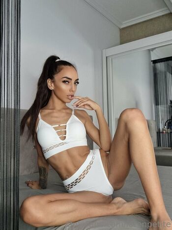 Full leaked Lorenpetite private onlyfans photo