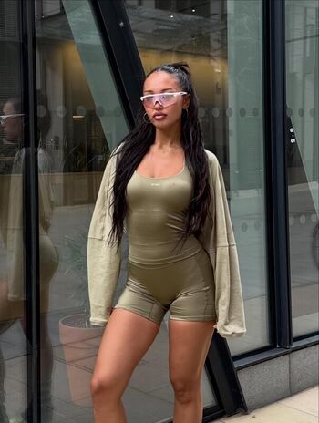 Full leaked Lottie hutton page private onlyfans photo