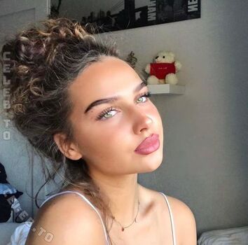 Full leaked Louisa jindaoui private onlyfans photo