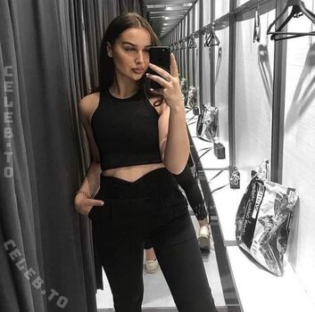 Full leaked Louisa jindaoui private onlyfans photo