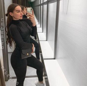 Full leaked Louisa jindaoui private onlyfans photo