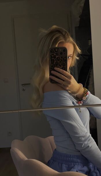 Full leaked Louise mlnn private onlyfans photo