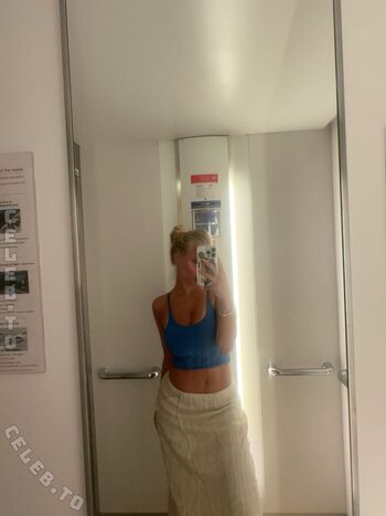 Full leaked Loulou fbl private onlyfans photo