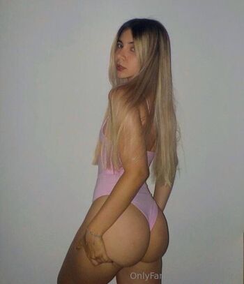 Full leaked Lovely alice page private onlyfans photo