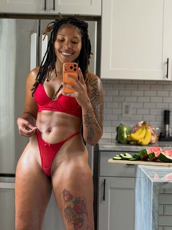 Full leaked Lovemeek private onlyfans photo