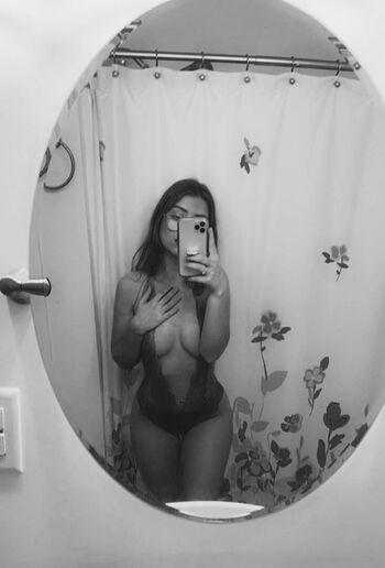 Full leaked Lovinlikelyssa page private onlyfans photo