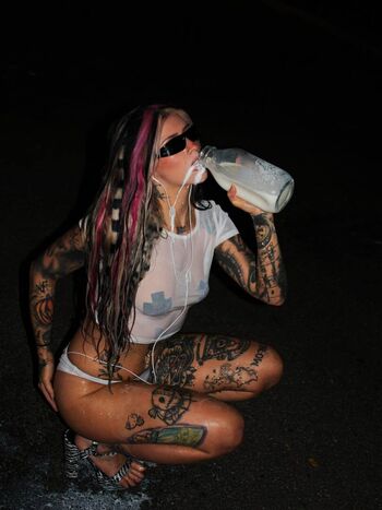 Full leaked Asianhotwifedaisy/ private onlyfans photo