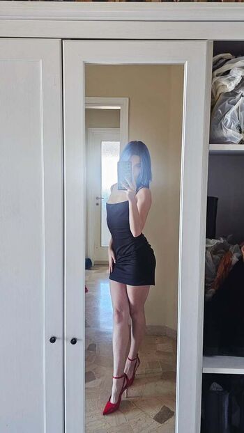 Full leaked Lucrelisa  page private onlyfans photo