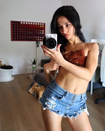 Full leaked Lucrelisa private onlyfans photo