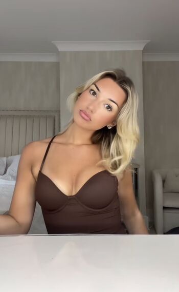 Full leaked Lucy ledgeway private onlyfans photo