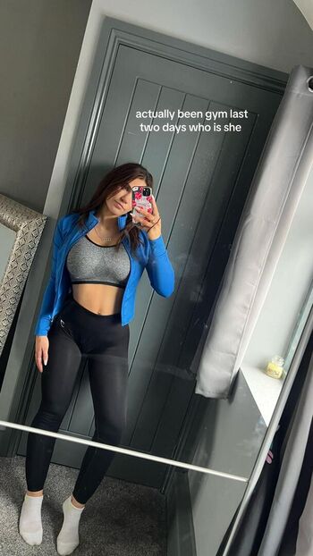Full leaked Lucyy moss private onlyfans photo
