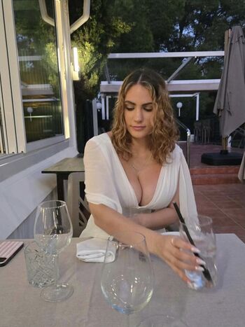 Full leaked Lucyy moss page private onlyfans photo