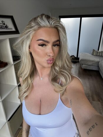 Full leaked Lulasmoothie private onlyfans photo