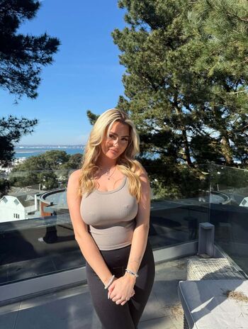 Full leaked Lulasmoothie private onlyfans photo