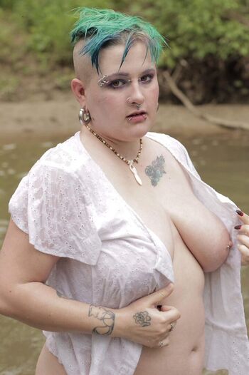 Full leaked Luna fox private onlyfans photo