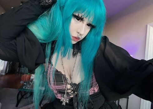 Full leaked Lunabatt private onlyfans photo