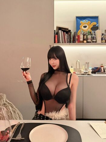 Full leaked Lunakim private onlyfans photo