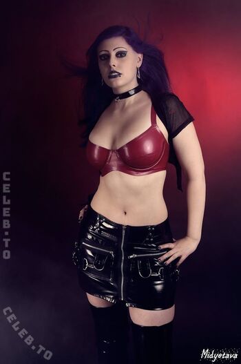 Full leaked Lunarakitsune private onlyfans photo