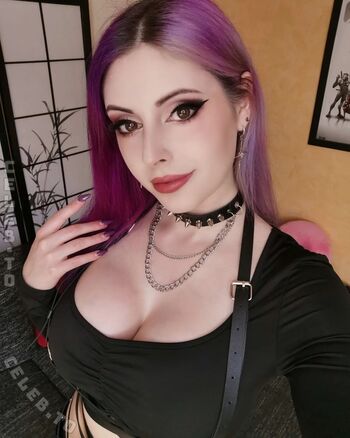 Full leaked Lunarakitsune private onlyfans photo