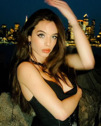 Full leaked Lunasereena page private onlyfans photo