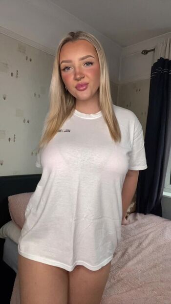 Full leaked Lustfullucy private onlyfans photo