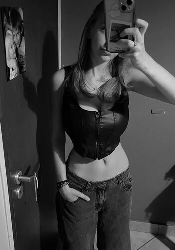 Full leaked Luu dailoff private onlyfans photo
