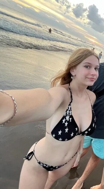 Full leaked Luu dailoff private onlyfans photo