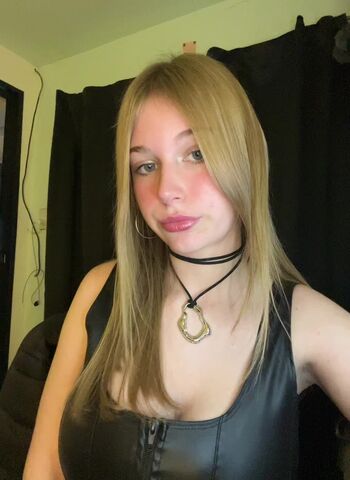 Full leaked Luu dailoff private onlyfans photo