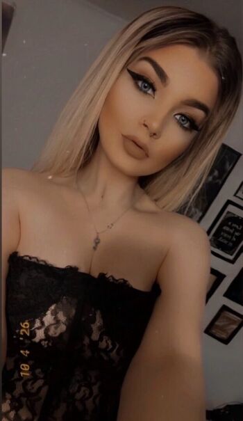 Full leaked Luuucy page private onlyfans photo
