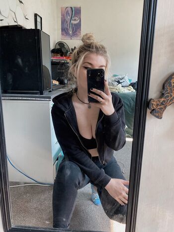 Full leaked Luuucy private onlyfans photo