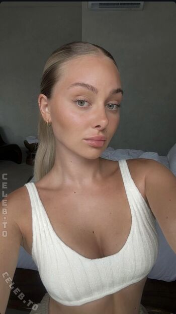 Full leaked Luuxisa private onlyfans photo