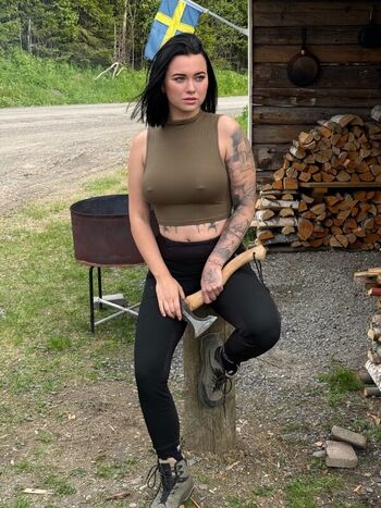 Full leaked Lylou blck private onlyfans photo