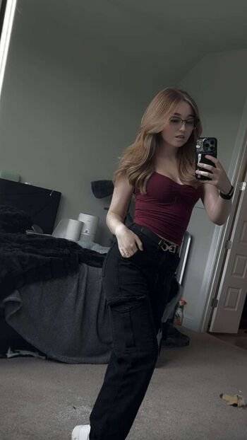 Full leaked Lyssaurora private onlyfans photo