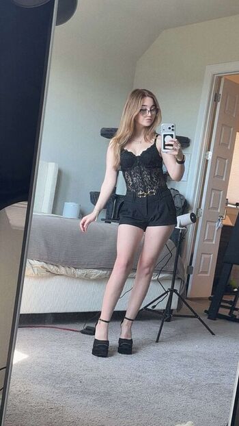 Full leaked Lyssaurora page private onlyfans photo