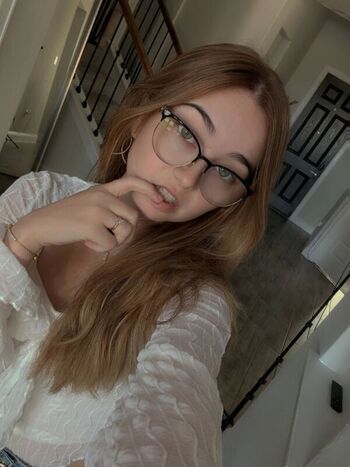 Full leaked Lyssaurora page private onlyfans photo