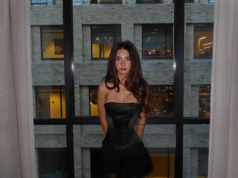 Full leaked Lyzzahh private onlyfans photo