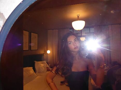 Full leaked Lyzzahh private onlyfans photo