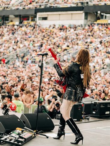 Full leaked Lzzy hale private onlyfans photo
