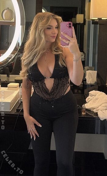 Full leaked M ellixx private onlyfans photo