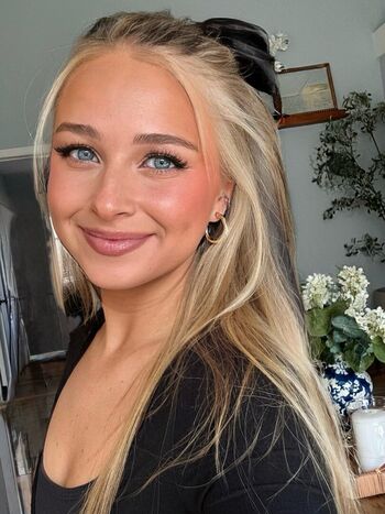 Full leaked Macimccarley private onlyfans photo