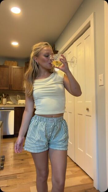 Full leaked Macimccarley page private onlyfans photo