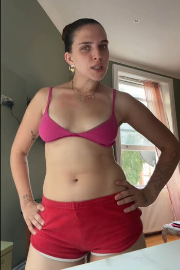 Mae Muller