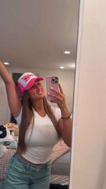 Full leaked Maggie private onlyfans photo