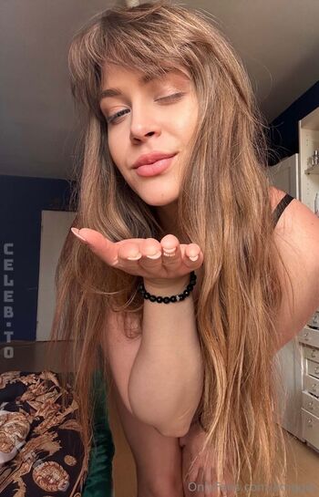 Full leaked Maggie page private onlyfans photo